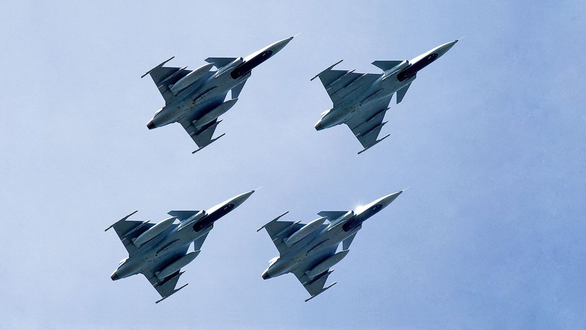 绝境反叛者，爱德华兹将欧冠之夜刻成个人丰碑