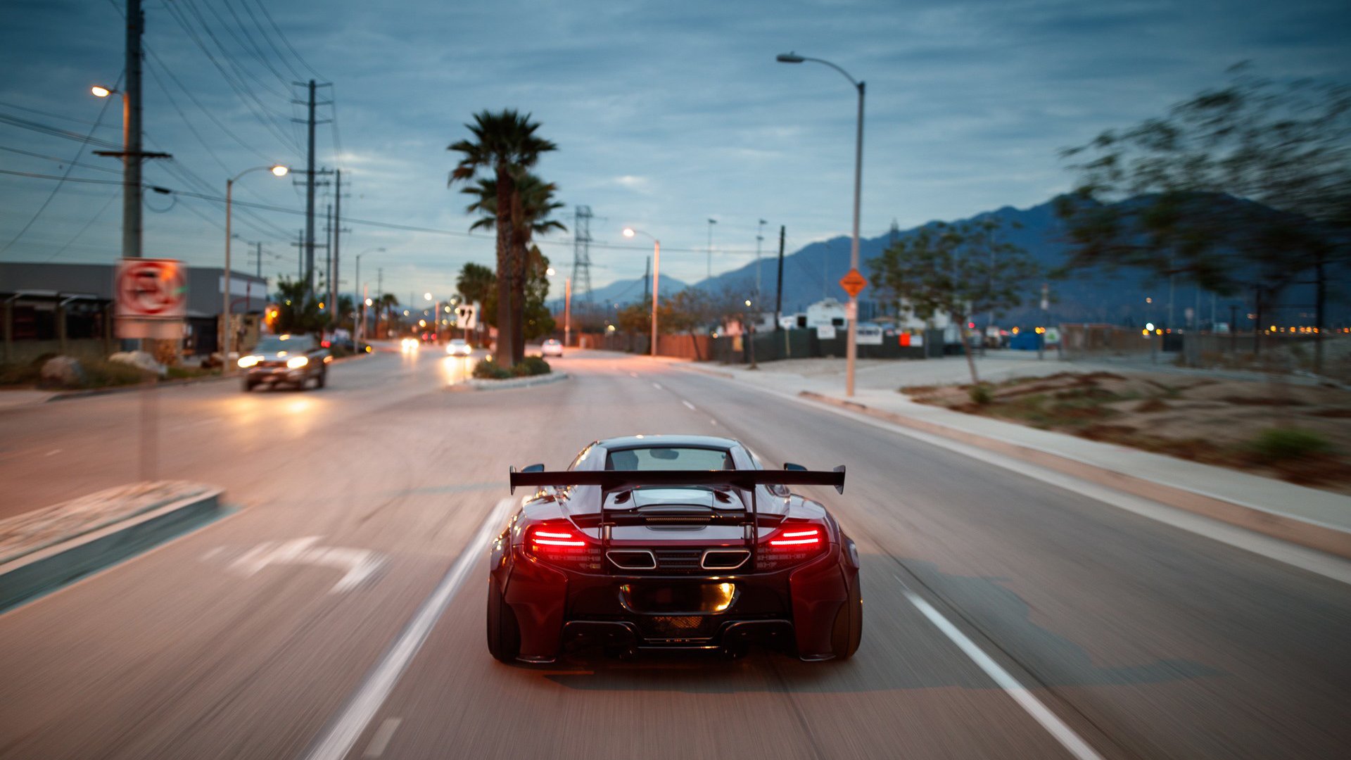 陨落的长矛与钢铁坚壁,当姆巴佩在防守端锁死对手,曼城的胜利便如秘鲁群山般稳固