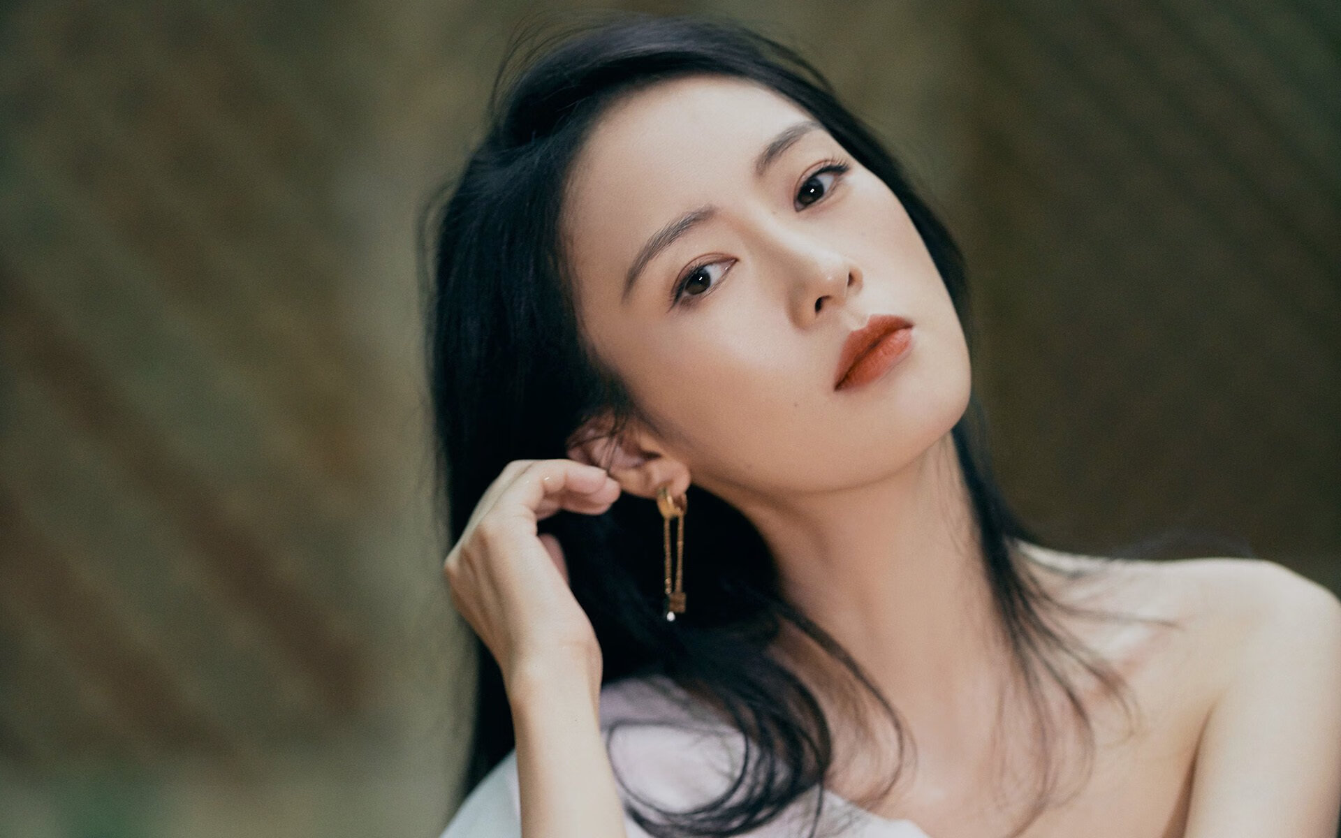 宿敌的终章与新王当立,骑士压哨绝杀勇士,浓眉季后赛接管比赛