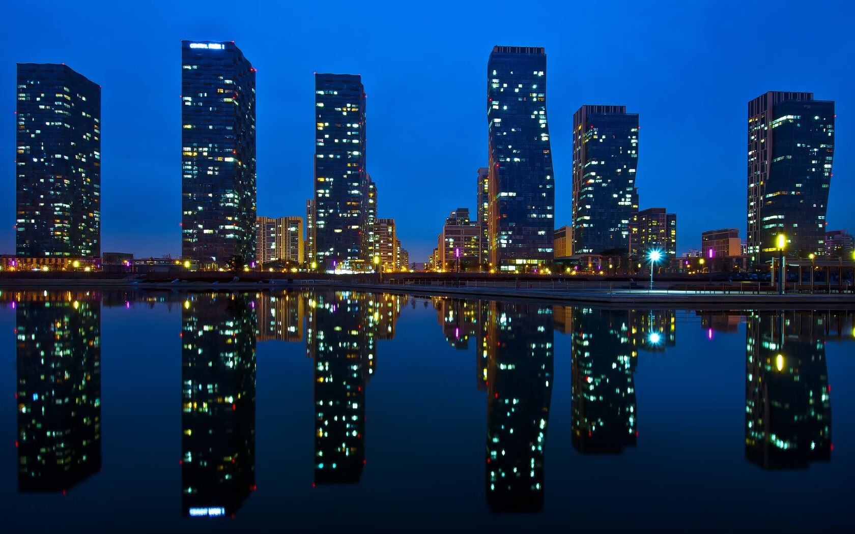 统治力时刻，浙江队单节风暴与马克西的欧冠封神—跨越赛场的英雄共鸣